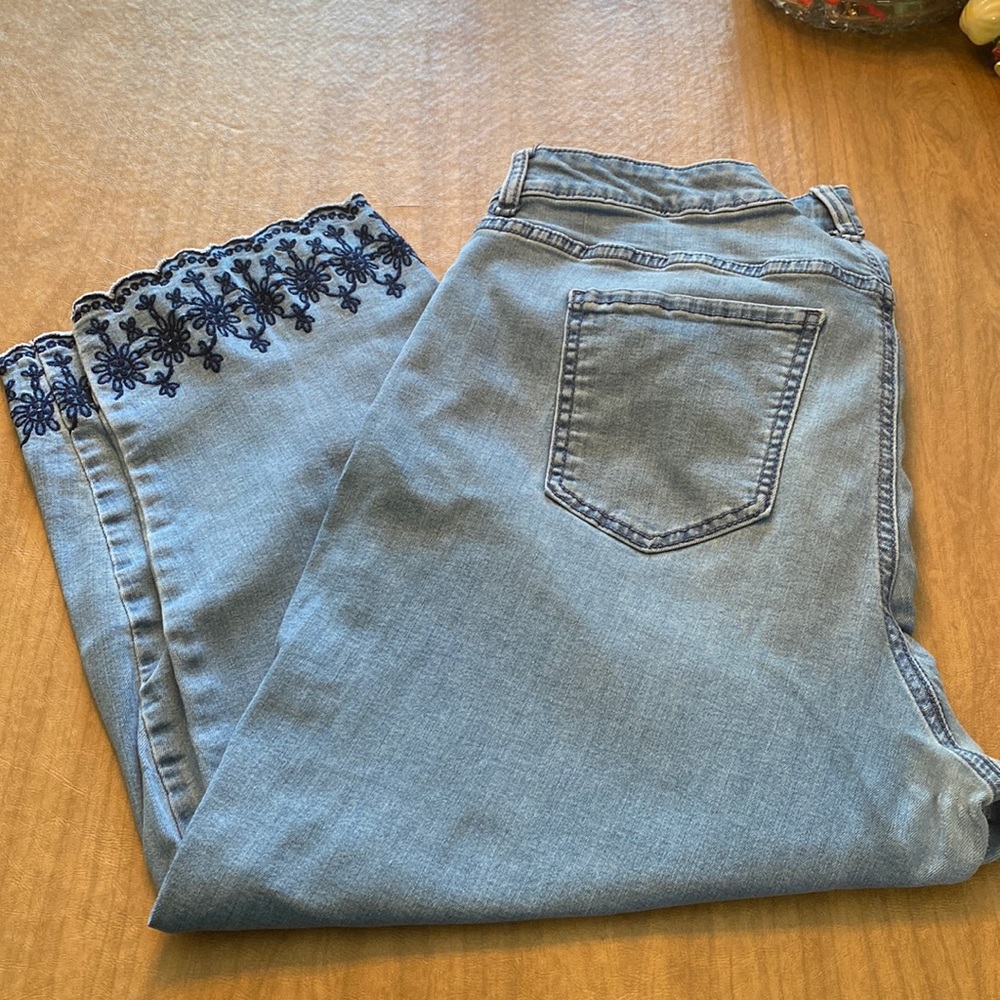 Capri Denim w/embroidery